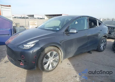 2021 Tesla Model Y Long Range Dual Motor All-Wheel Drive z USA, uszkodzony, nr VIN 5YJYGDEE3MF074658